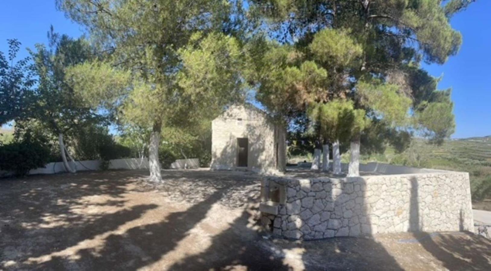 Villa Mantilari Wine Estate 7 Apartments 2 Private Pools 1 Heated Tennis Court Fitness Center Archanes Exterior photo