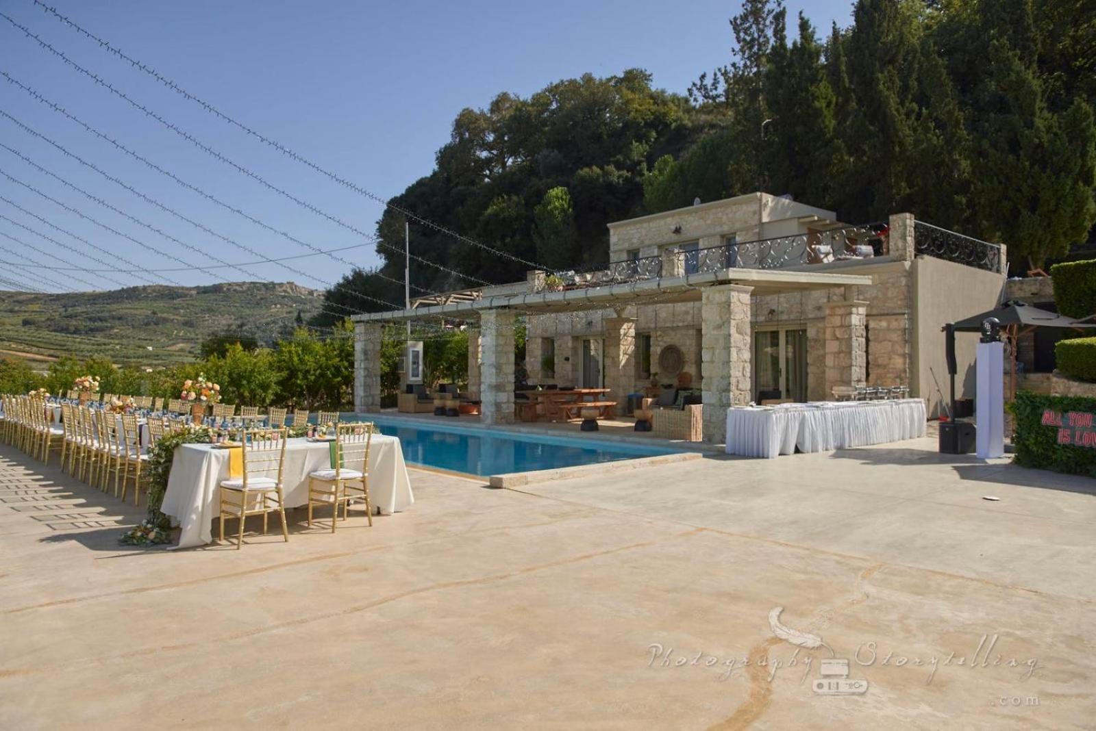 Villa Mantilari Wine Estate 7 Apartments 2 Private Pools 1 Heated Tennis Court Fitness Center Archanes Exterior photo